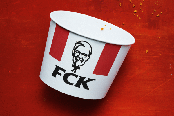 Immagine campagna FCK di KFC per la gestione della crisi di brand con ironia e trasparenza